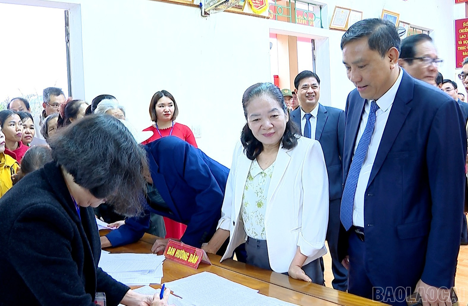 anh tin bai